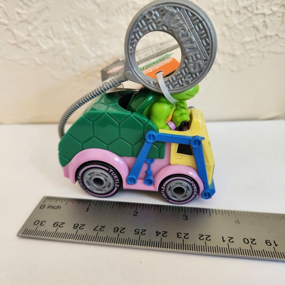 Teenage Mutant Ninja Turtles Rad Rip Racer Donatello Action Figure